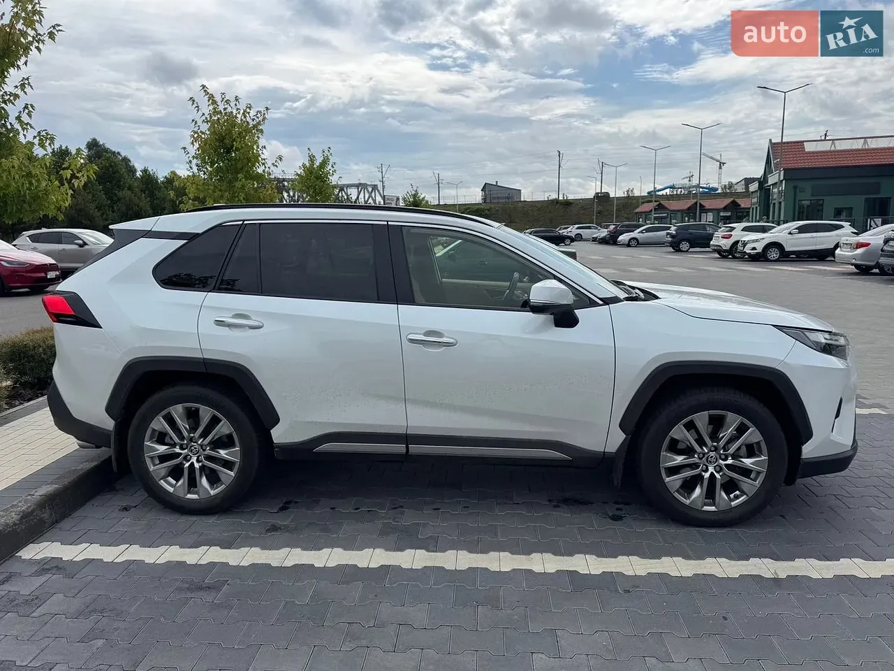 Toyota Rav4 2023 photo 4