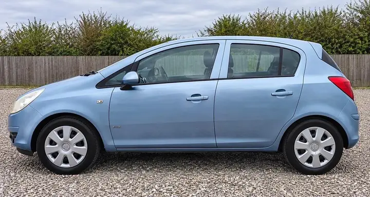 Vauxhall Corsa 2009 photo 2