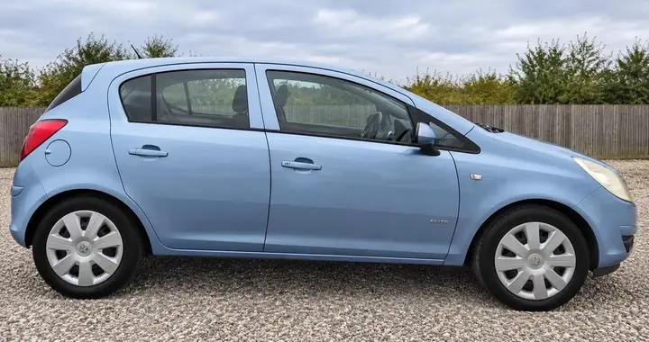 Vauxhall Corsa 2009 photo 4