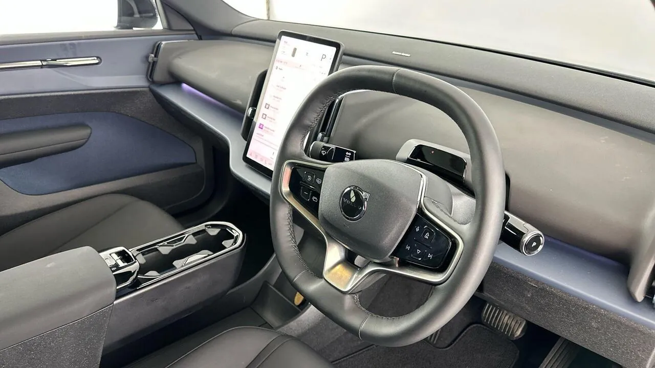 Volvo Ex30 2025 photo 3