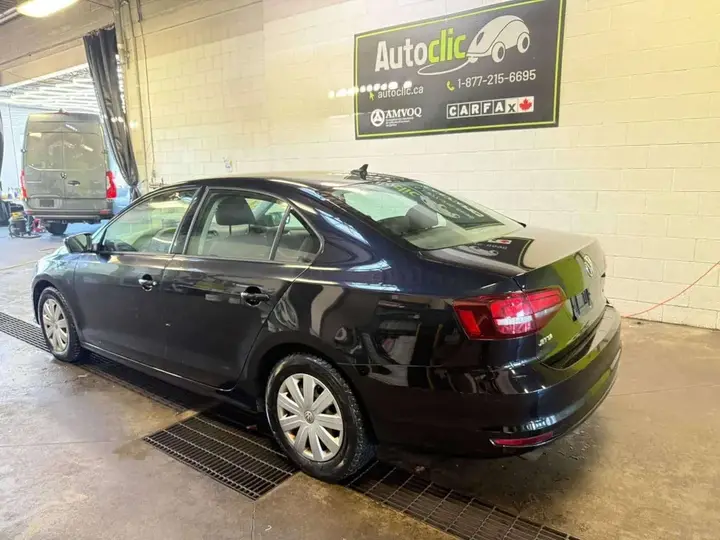 Volkswagen Jetta 2017 photo 3