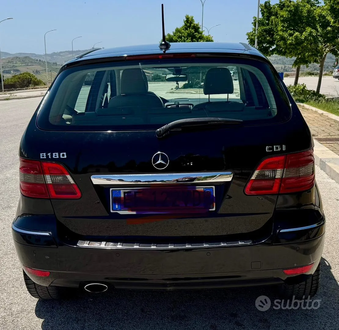 Mercedes-Benz B-Class 2010 photo 4