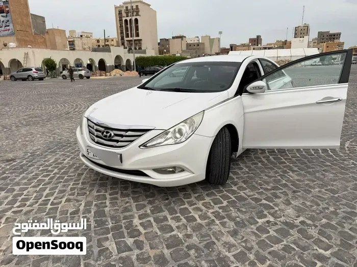 Hyundai Sonata 2012 photo 2
