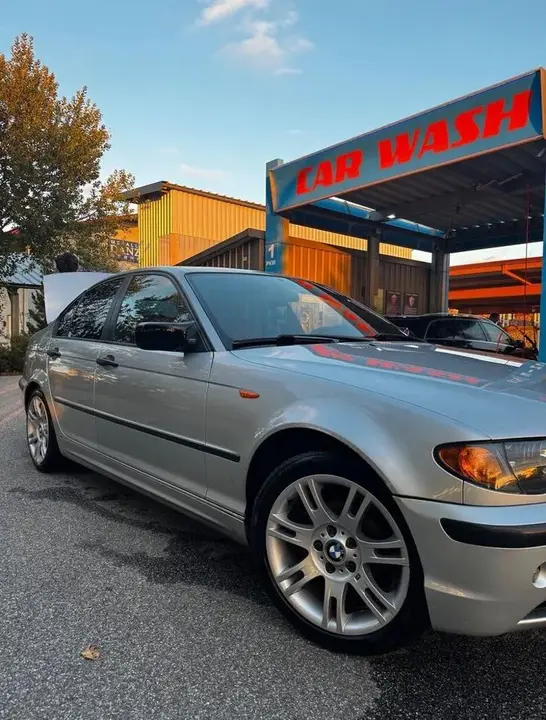 BMW 318I