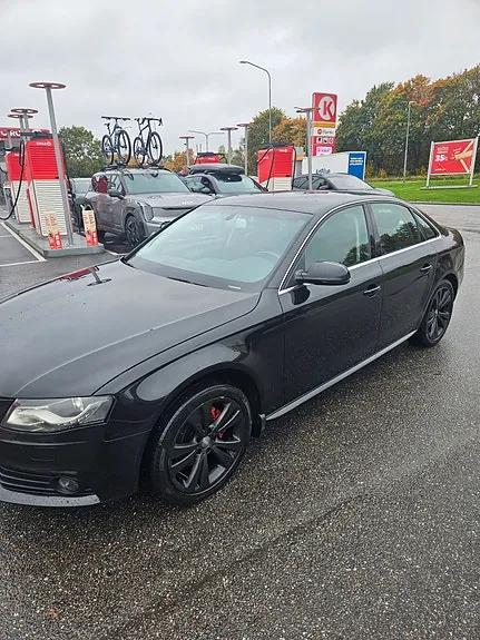 Audi A4 2010 photo 4