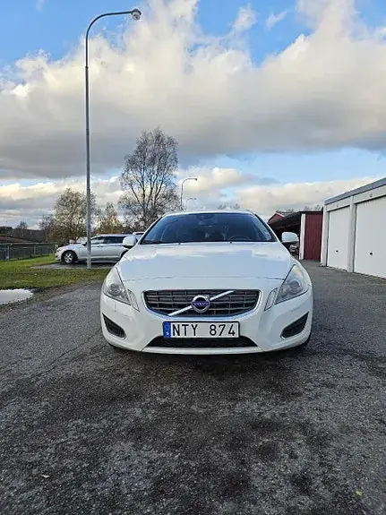 Volvo V60 2012 photo 2
