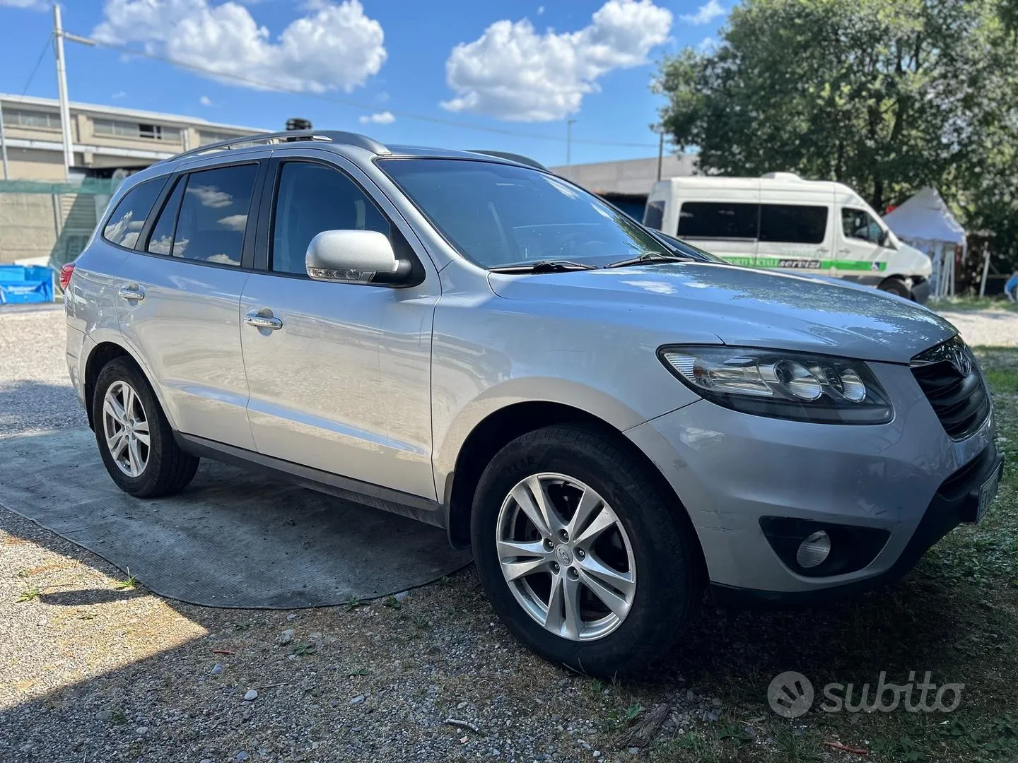 Hyundai Santa Fe 2012 photo 2