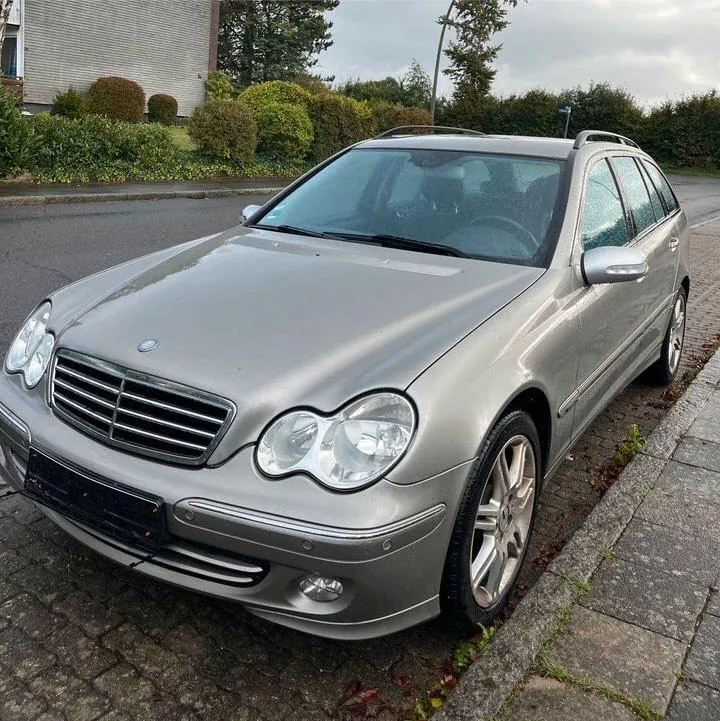Mercedes-Benz C230