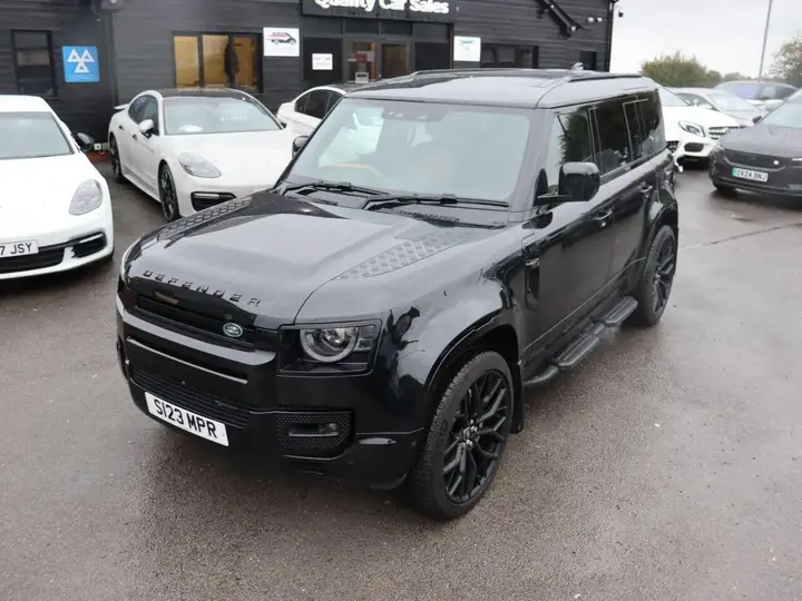 Land Rover Defender 110 2023 photo 5