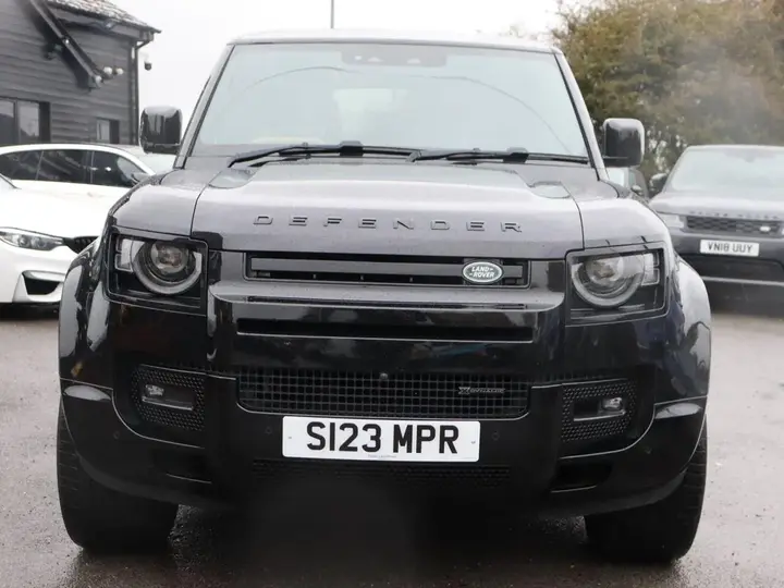 Land Rover Defender 110 2023 photo 4