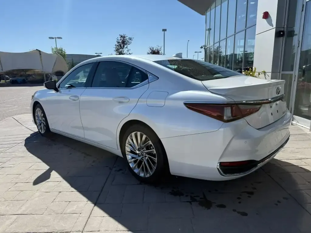 Lexus Es 2023 photo 2