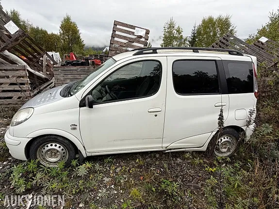 Toyota Yaris Verso 2006 photo 3