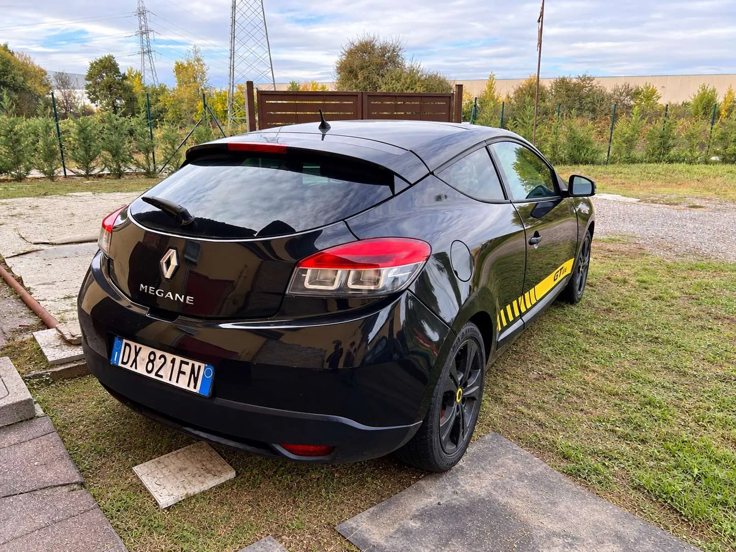 Renault Megane Coupe 2009 photo 2