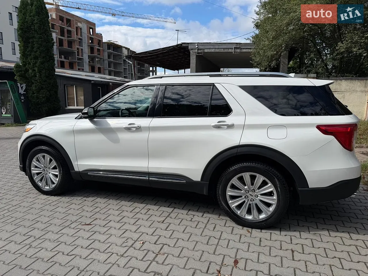 Ford Explorer 2022 photo 4