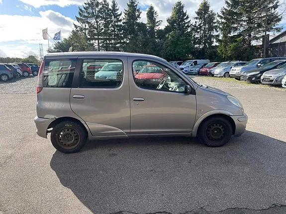 Toyota Yaris Verso 2004 photo 5