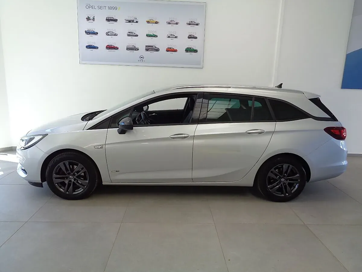 Opel Astra 2022 photo 3