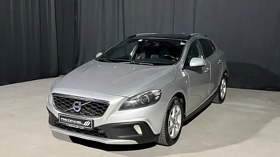 Volvo V40 Cross Country 2015 photo 2
