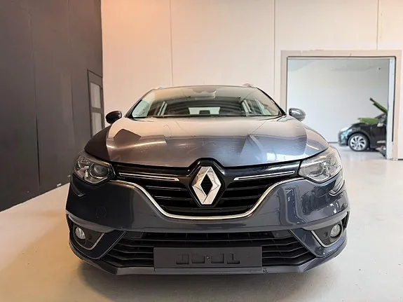 Renault Megane 2018 photo 2