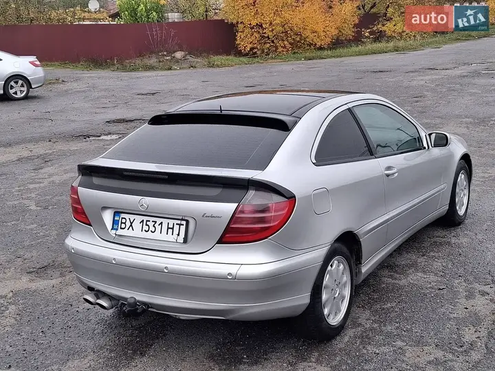 Mercedes-Benz C-Class 2001 photo 2