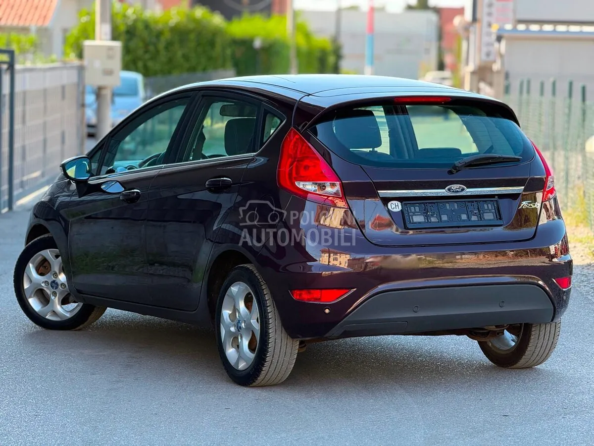 Ford Fiesta 2009 photo 2