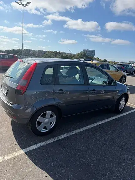 Ford Fiesta 2005 photo 3