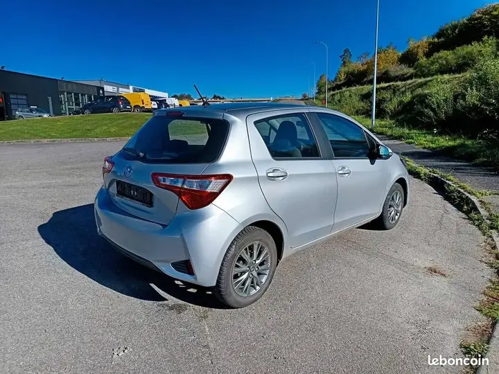 Toyota Yaris 2017 photo 5