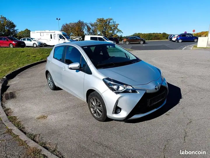 Toyota Yaris 2017 photo 3