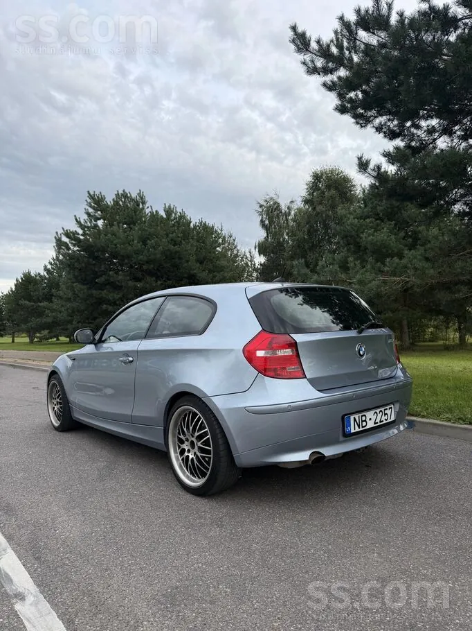 BMW 116I 2011 photo 3
