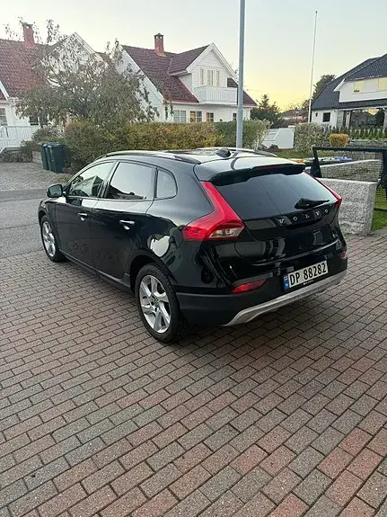 Volvo V40 Cross Country 2016 photo 2