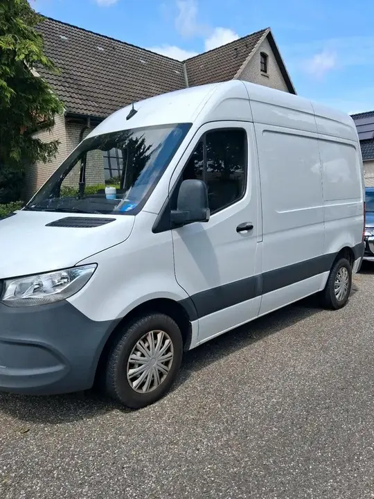 Mercedes-Benz Sprinter 211