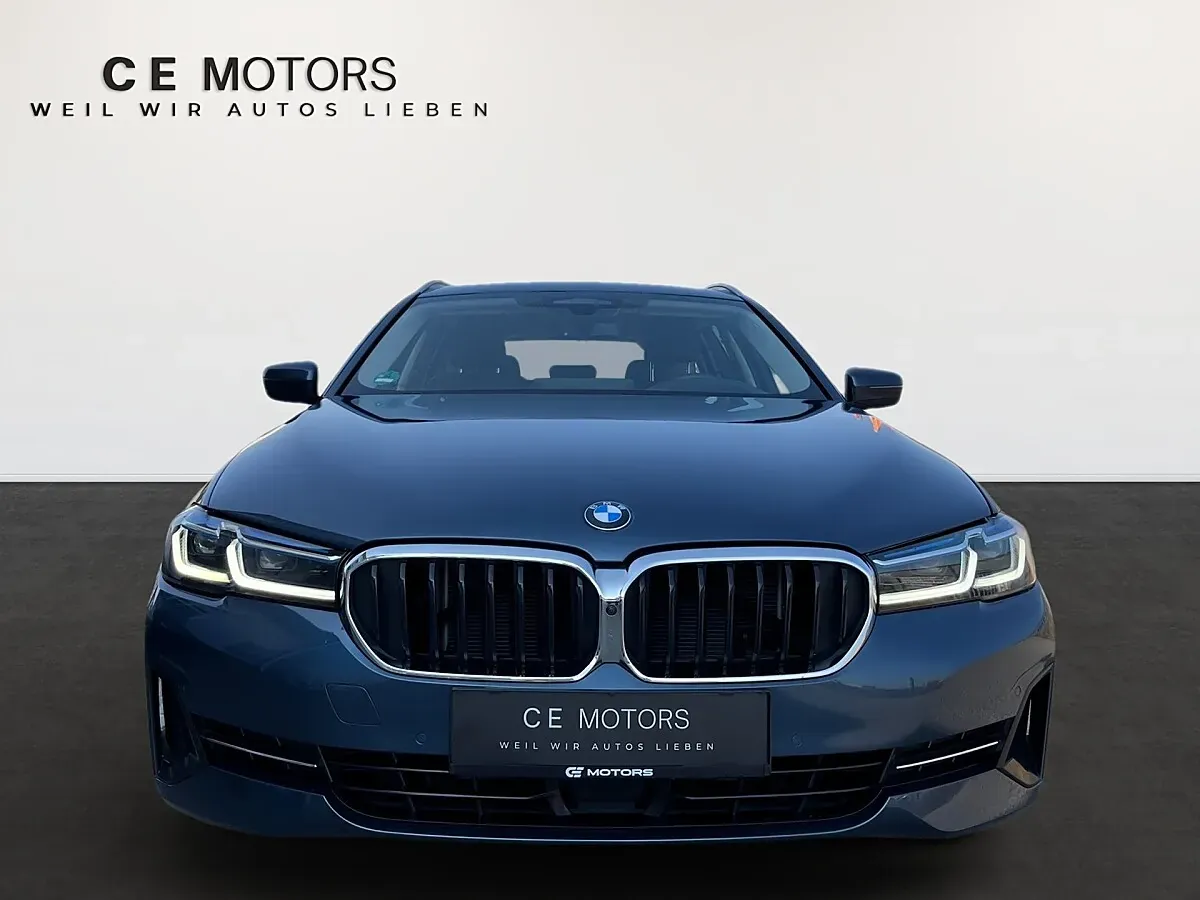 BMW 5 Series 2023 photo 3