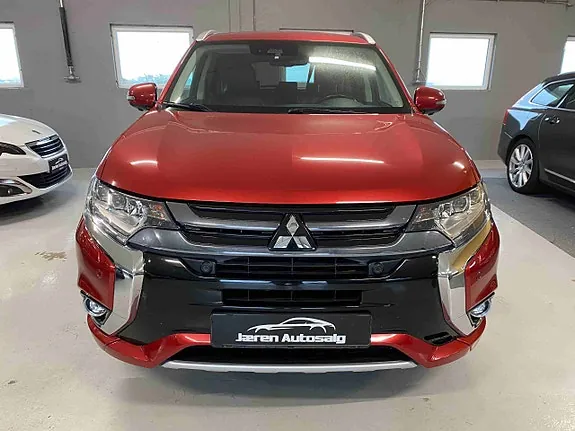 Mitsubishi Outlander 2018 photo 2