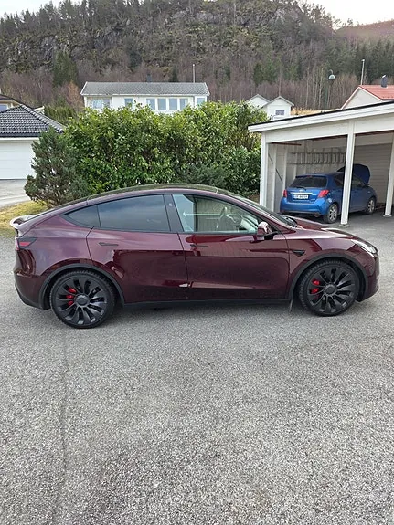 Tesla Model Y 2024 photo 4