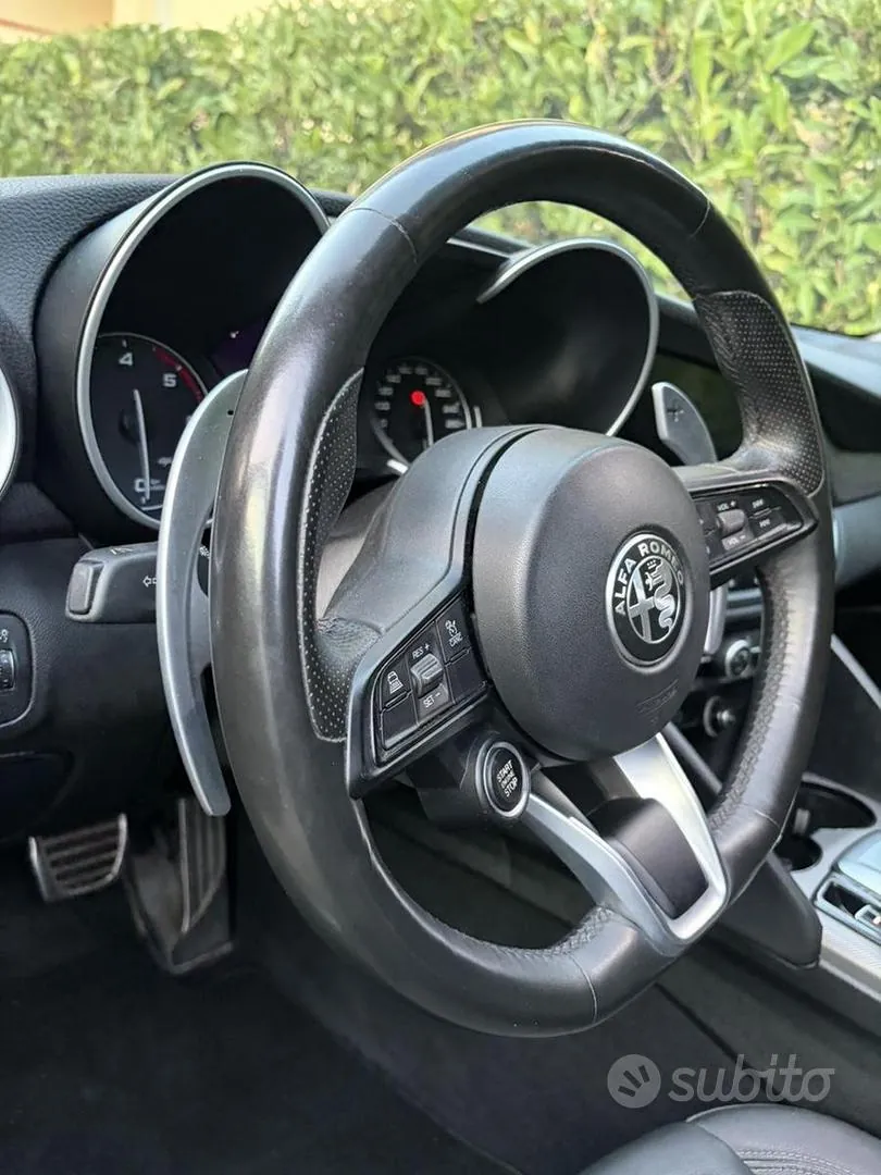 Alfa Romeo Giulia 2021 photo 4