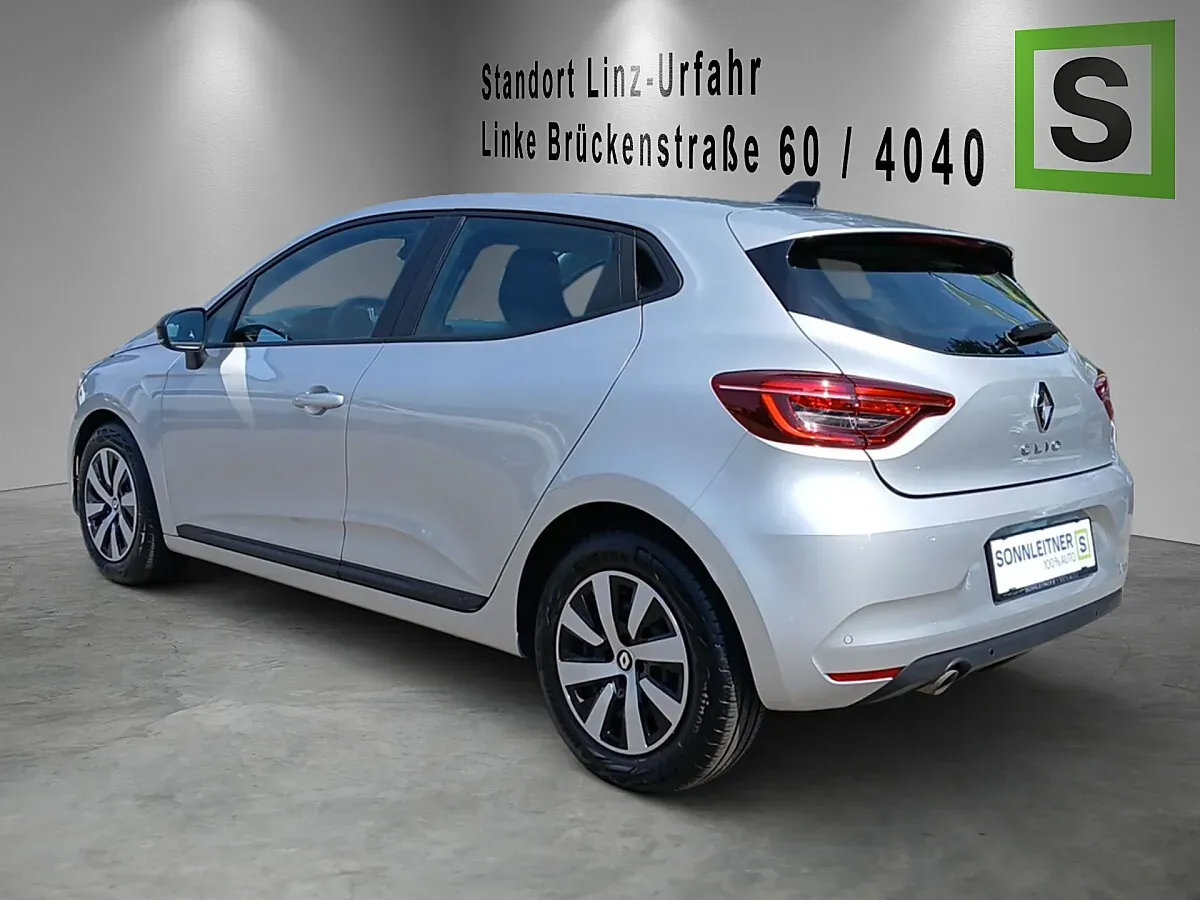 Renault Clio 2023 photo 2