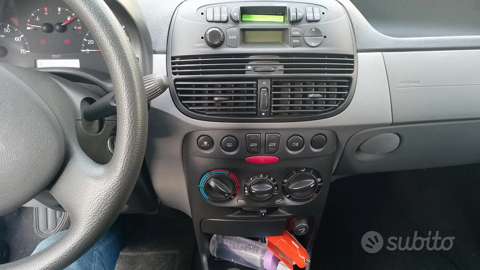 Fiat Punto 1999 photo 2