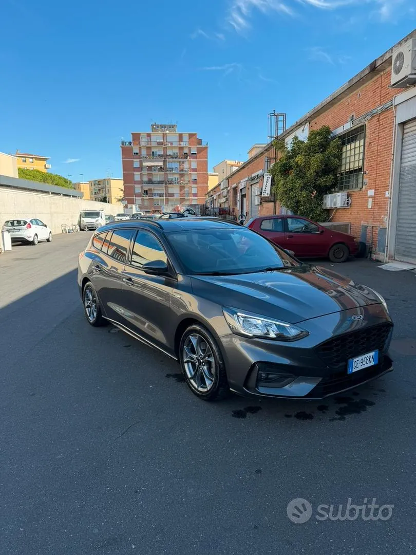 Ford Focus 2021 photo 2