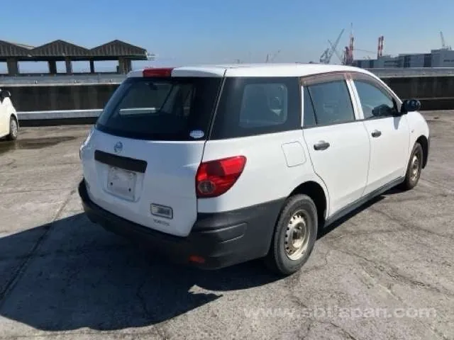 Nissan Ad Van 2016 photo 4