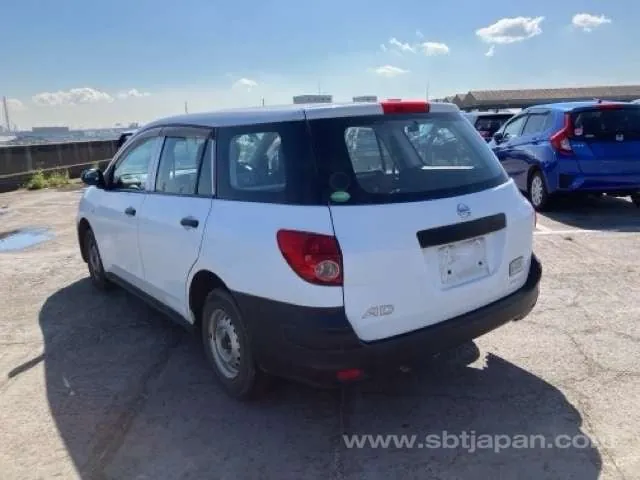 Nissan Ad Van 2016 photo 3