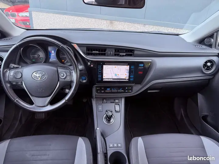 Toyota Auris Touring Sports 2015 photo 5