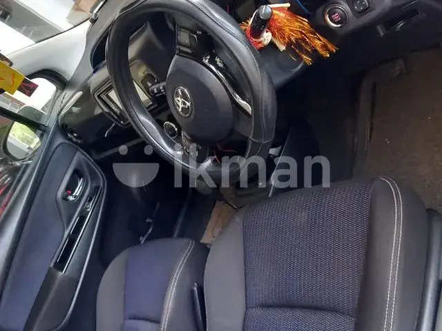 Toyota Vitz 2018 photo 2