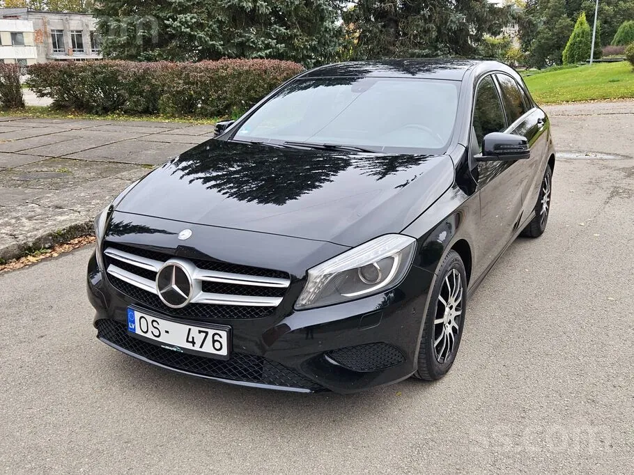 Mercedes-Benz A200D 2012 photo 2