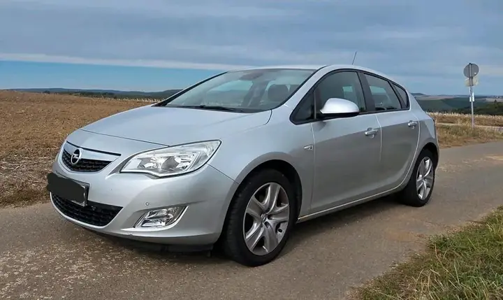 Opel Astra J