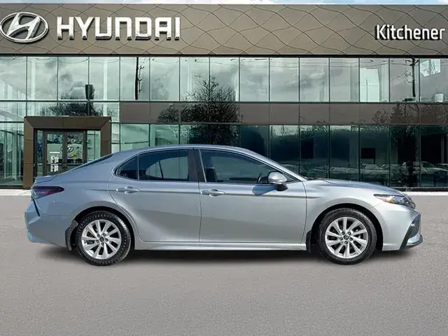 Toyota Camry 2023 photo 2