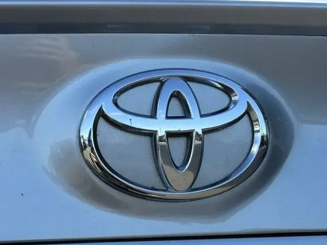 Toyota Camry 2023 photo 5
