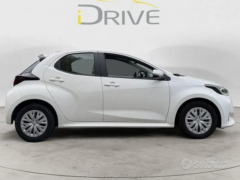 Toyota Yaris 2023 photo 5