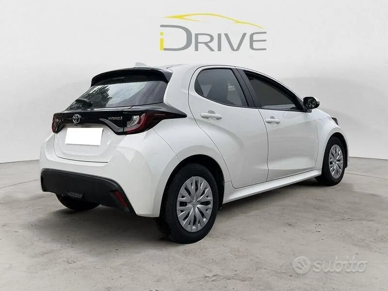 Toyota Yaris 2023 photo 4