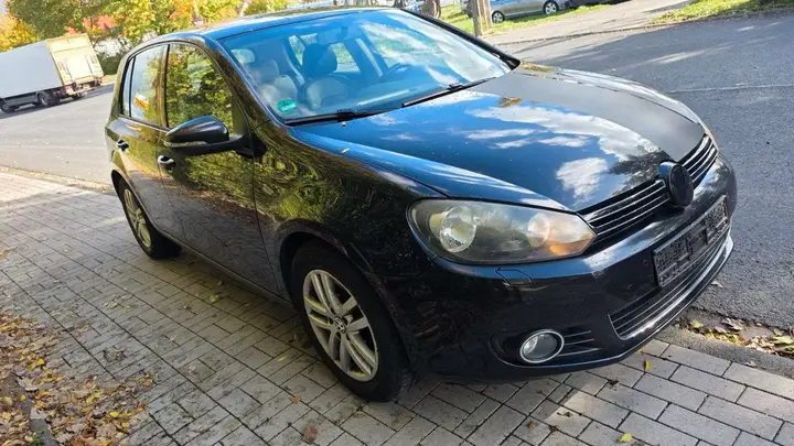 Volkswagen Golf 2010 photo 2