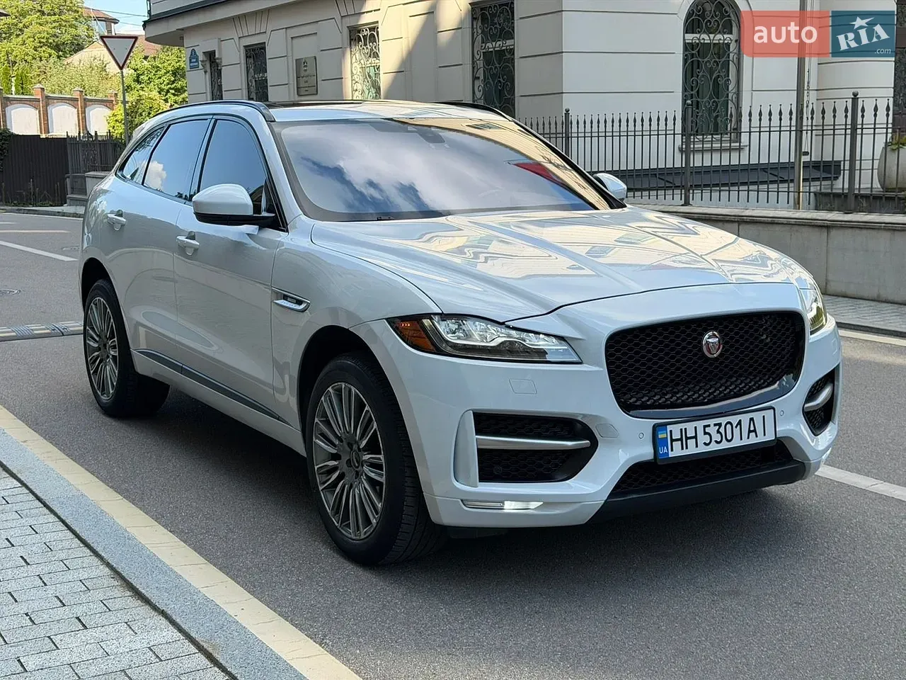 Jaguar F-Pace 2018 photo 4