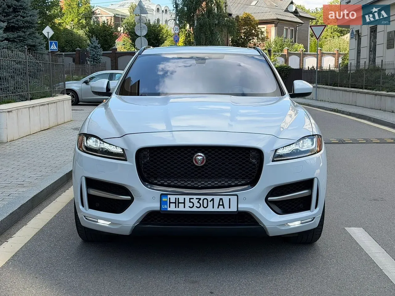 Jaguar F-Pace 2018 photo 3